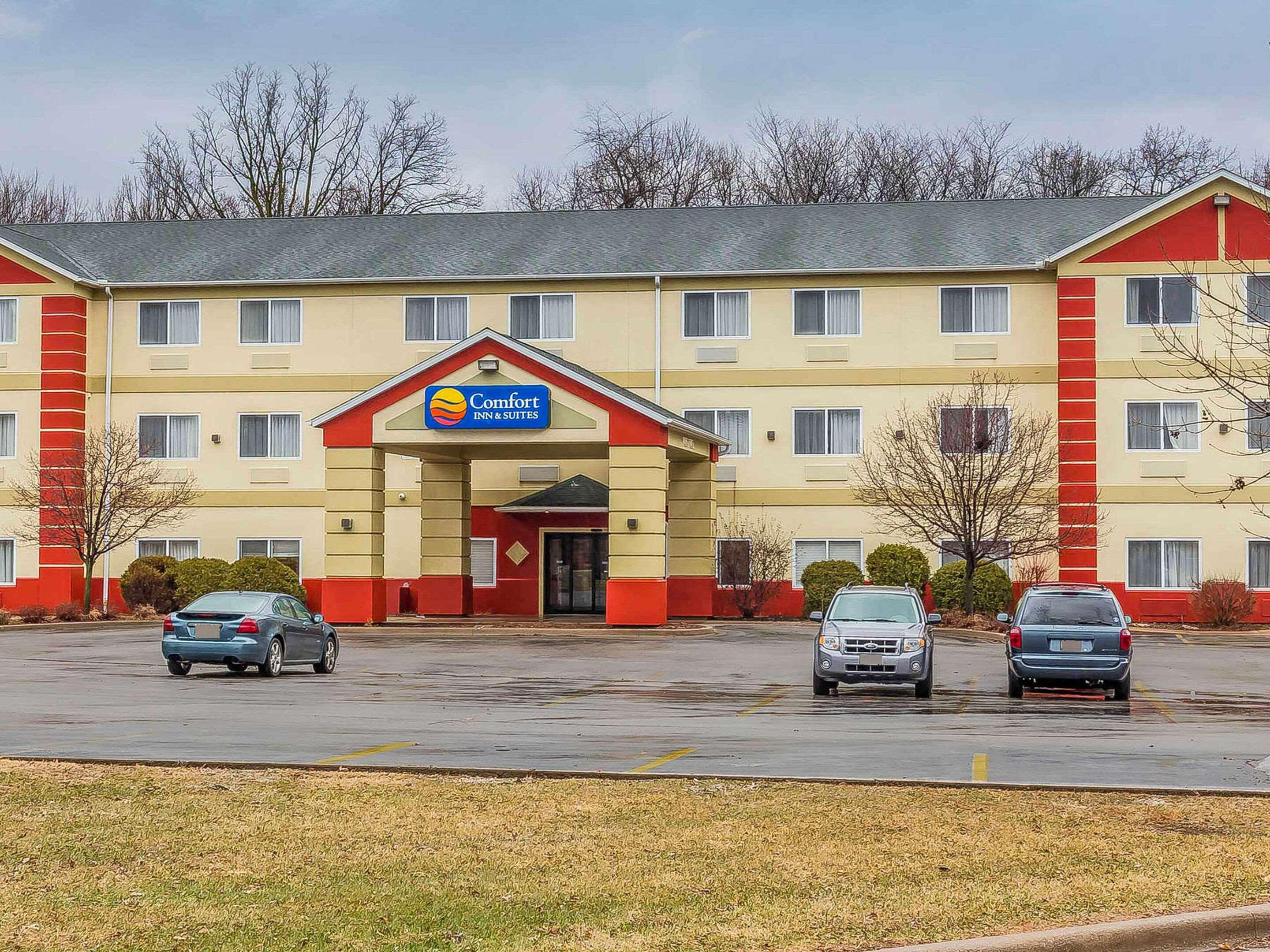 Comfort Inn & Suites East Moline Near I-80 Bagian luar foto