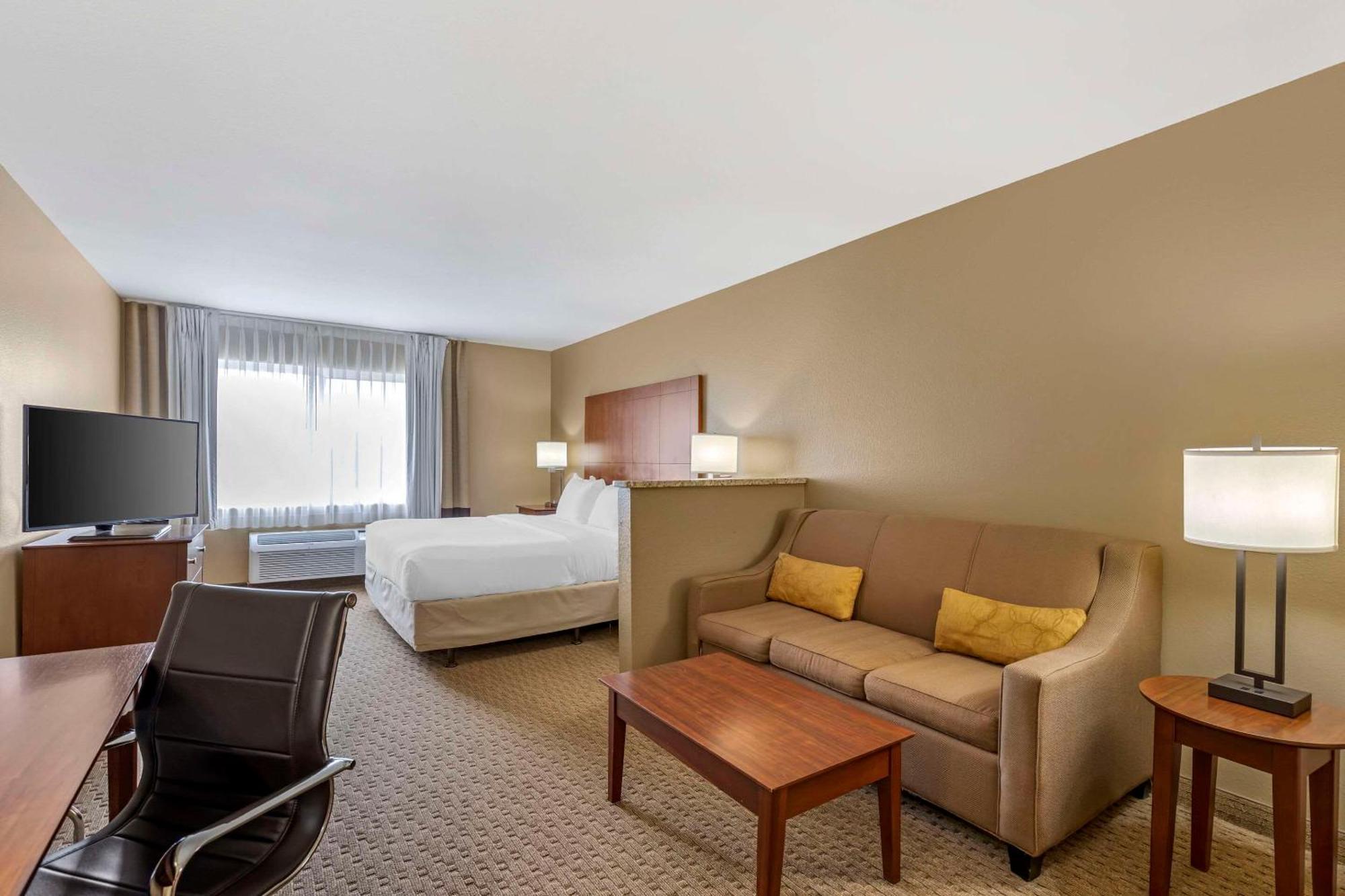 Comfort Inn & Suites East Moline Near I-80 Bagian luar foto