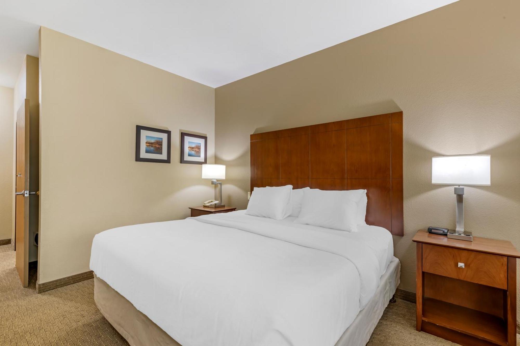 Comfort Inn & Suites East Moline Near I-80 Bagian luar foto