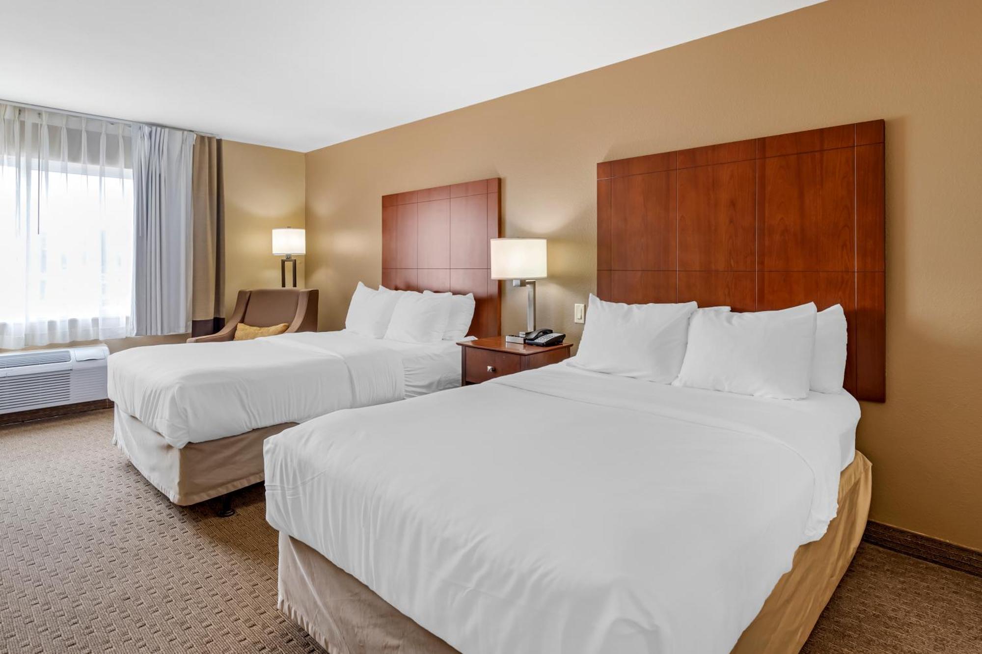 Comfort Inn & Suites East Moline Near I-80 Bagian luar foto